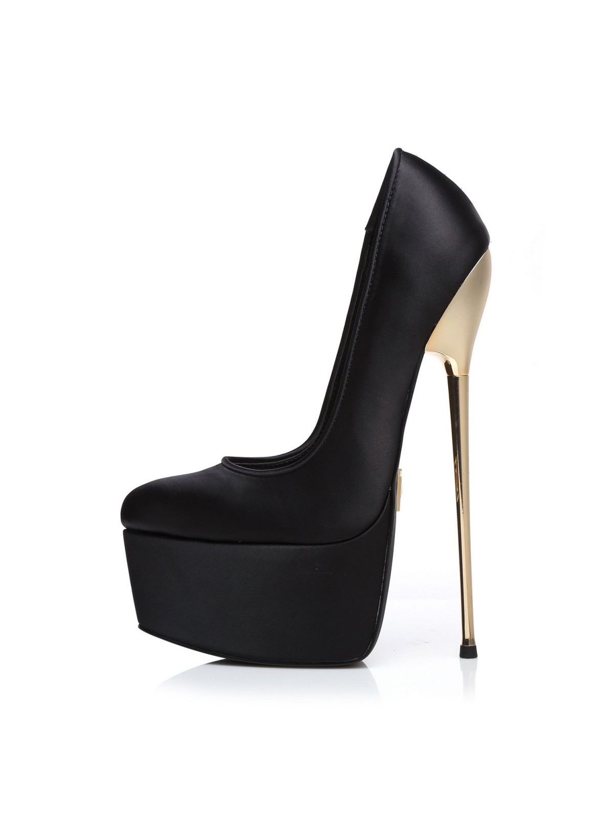 High heels. Very high indeed. Because... - Giovanni Fabiani | Facebook-hdcinema.vn